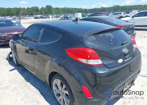 2016 Hyundai Veloster z USA, uszkodzony, nr VIN KMHTC6AD2GU284934